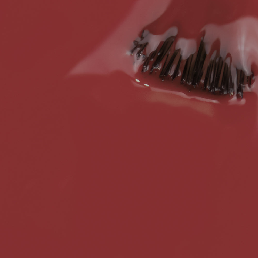 Application Vernis Gel INOCOS Perdoar Mais marron sur ongles

