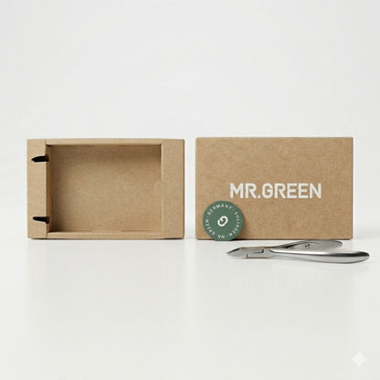 Pince à cuticules MR.GREEN présentée avec son emballage, acier inoxydable de qualité chirurgicale